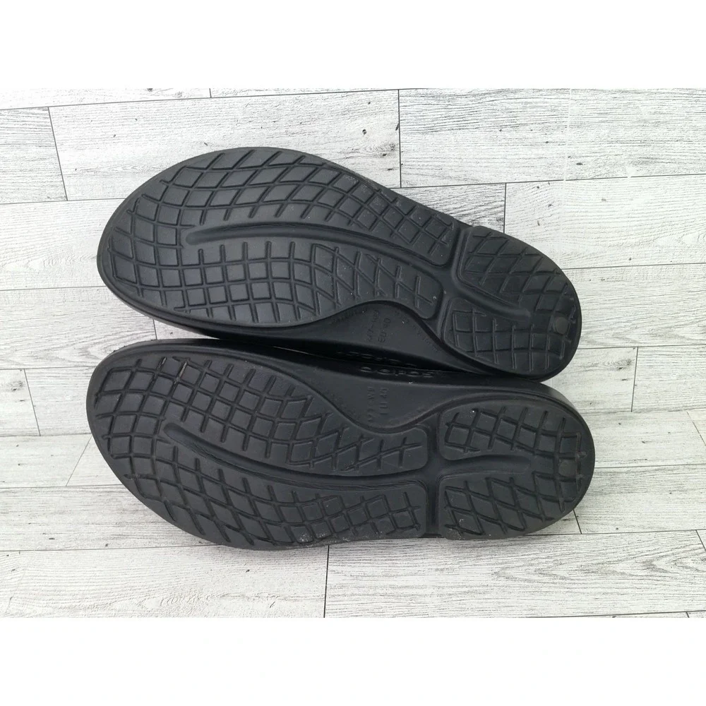 Oofos OOahh Sandals Black Open Toe Slip On Recovery Rubber Shoes Mens 7 Womens 9